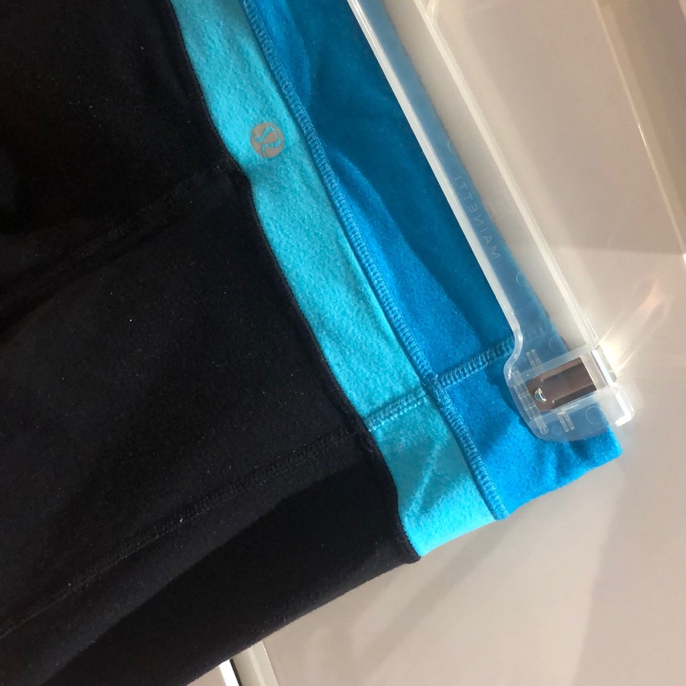 Lululemon ‘Groove’ yoga pants - Picture 2 of 2
